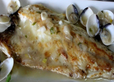 Lubina en salsa de almejas